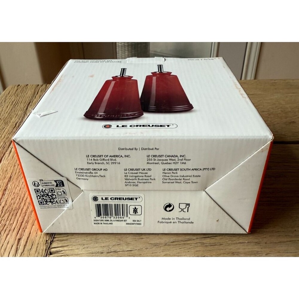 Le Creuset Stoneware Signature 10 oz Oil & Vinegar Set Sea Salt NEW - Picture 9 of 9